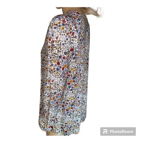 Jane and Delancey Bright Floral Hi Lo ButtonUp with Roll Tab Sleeves NWOT sz M - Picture 2 of 6